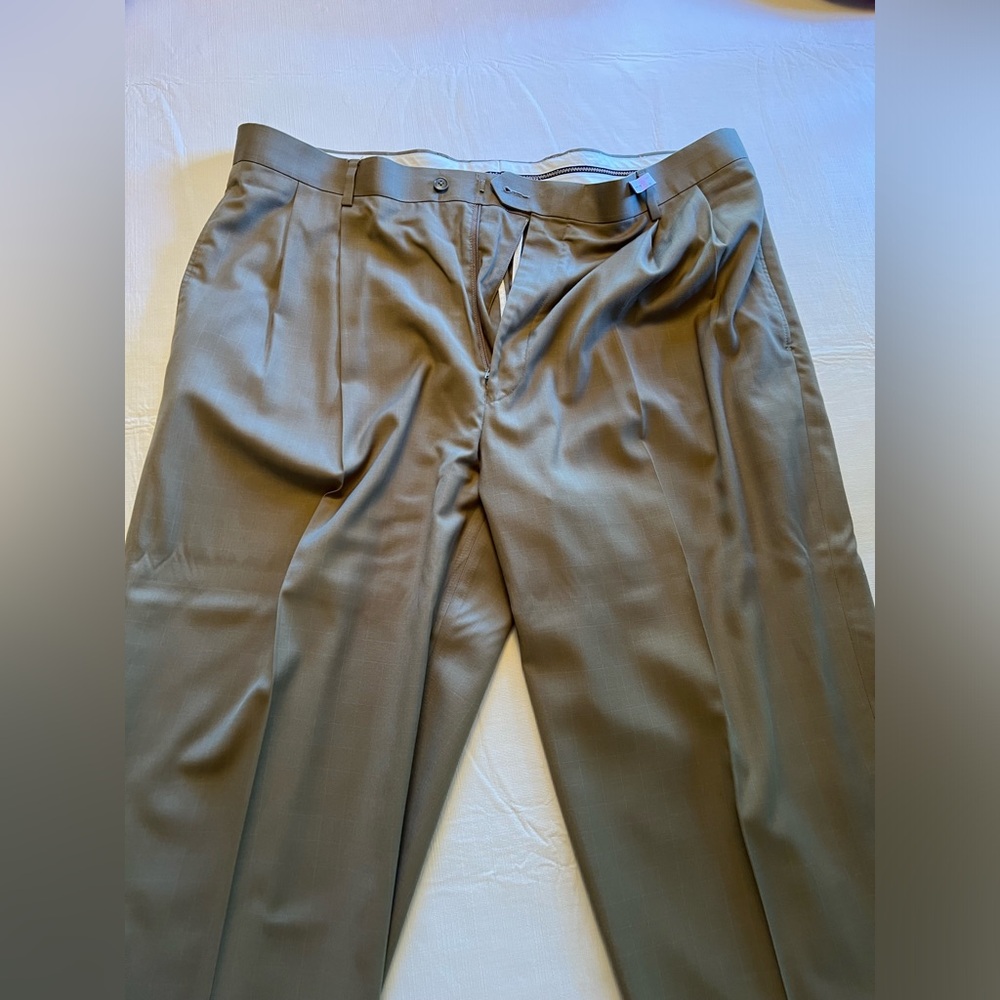 Round tree and Yourke Easy Care Men’s Beige Tan Trouser Pants